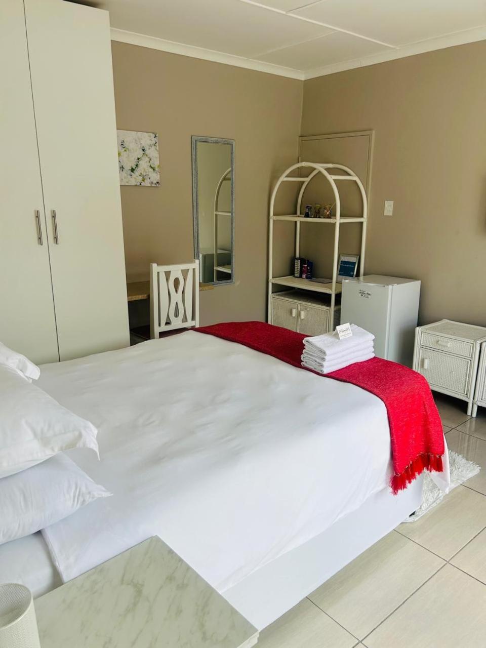 Hidden Bliss Guesthouse East London Quarto foto